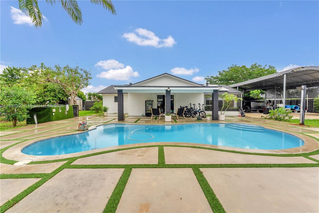 Recently Sold: $719,900 (4 beds, 3 baths, 1628 Square Feet)