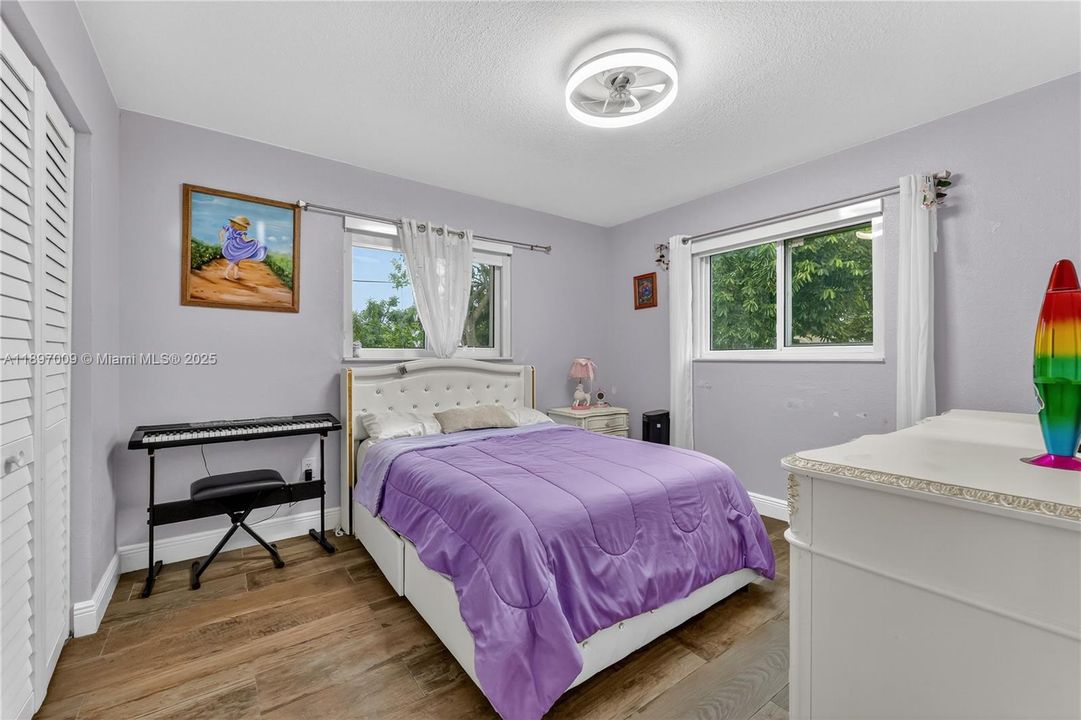 Recently Sold: $719,900 (4 beds, 3 baths, 1628 Square Feet)