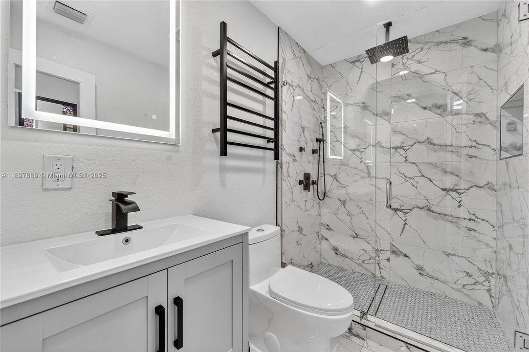 Recently Sold: $719,900 (4 beds, 3 baths, 1628 Square Feet)