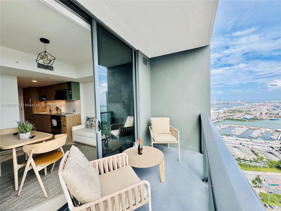 For Rent: $4,500 (1 beds, 1 baths, 540 Square Feet)