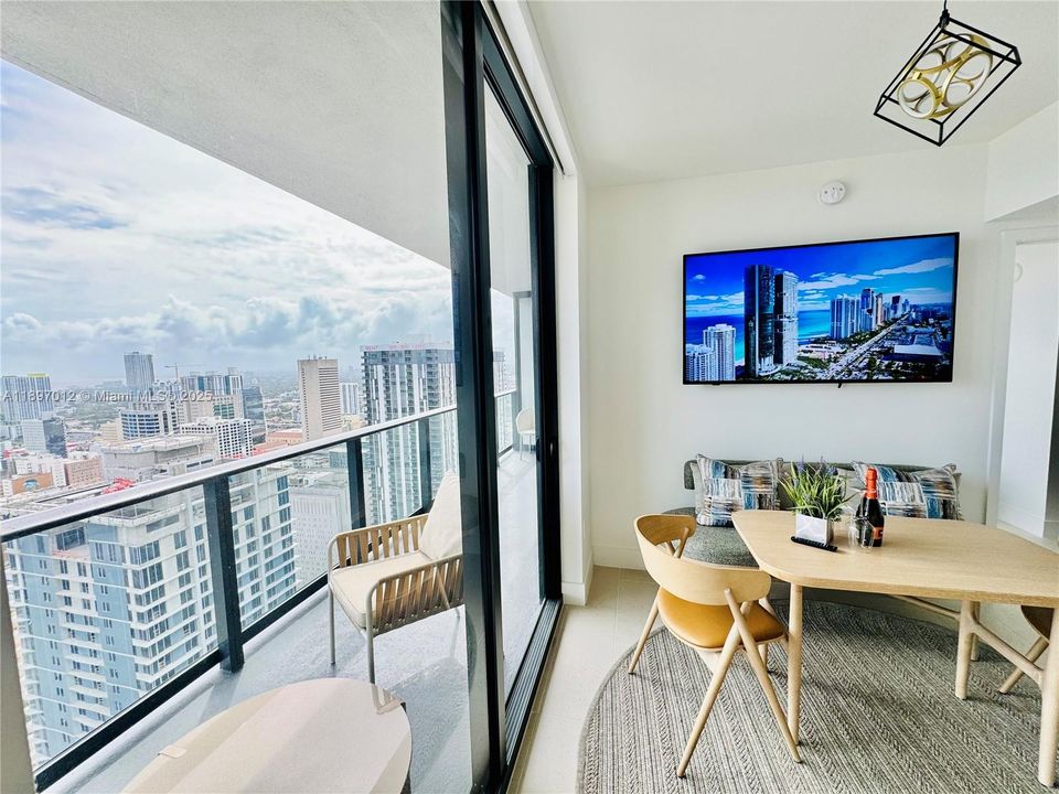 For Rent: $4,500 (1 beds, 1 baths, 540 Square Feet)