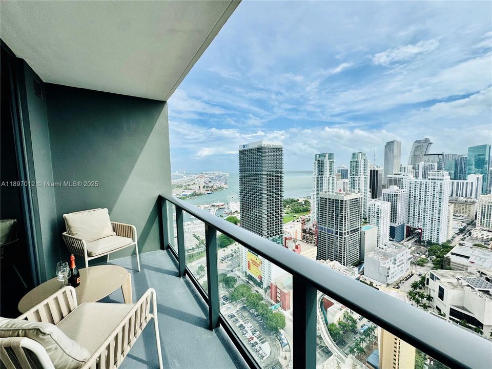 For Rent: $4,500 (1 beds, 1 baths, 540 Square Feet)