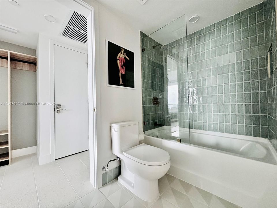 For Rent: $4,500 (1 beds, 1 baths, 540 Square Feet)