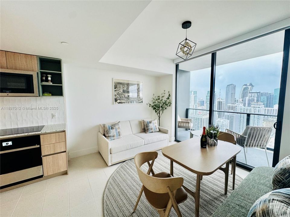 For Rent: $4,500 (1 beds, 1 baths, 540 Square Feet)