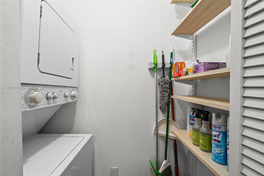 Recently Rented: $2,750 (1 beds, 1 baths, 735 Square Feet)