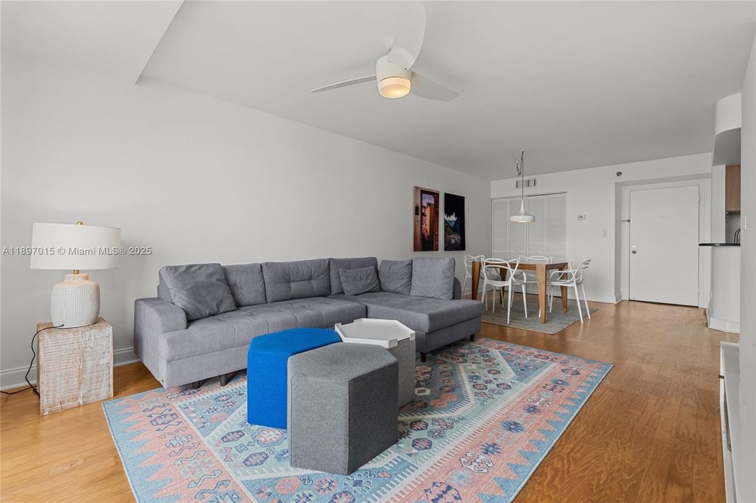 Recently Rented: $2,750 (1 beds, 1 baths, 735 Square Feet)