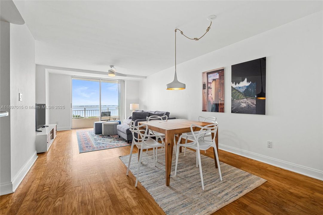 Recently Rented: $2,750 (1 beds, 1 baths, 735 Square Feet)