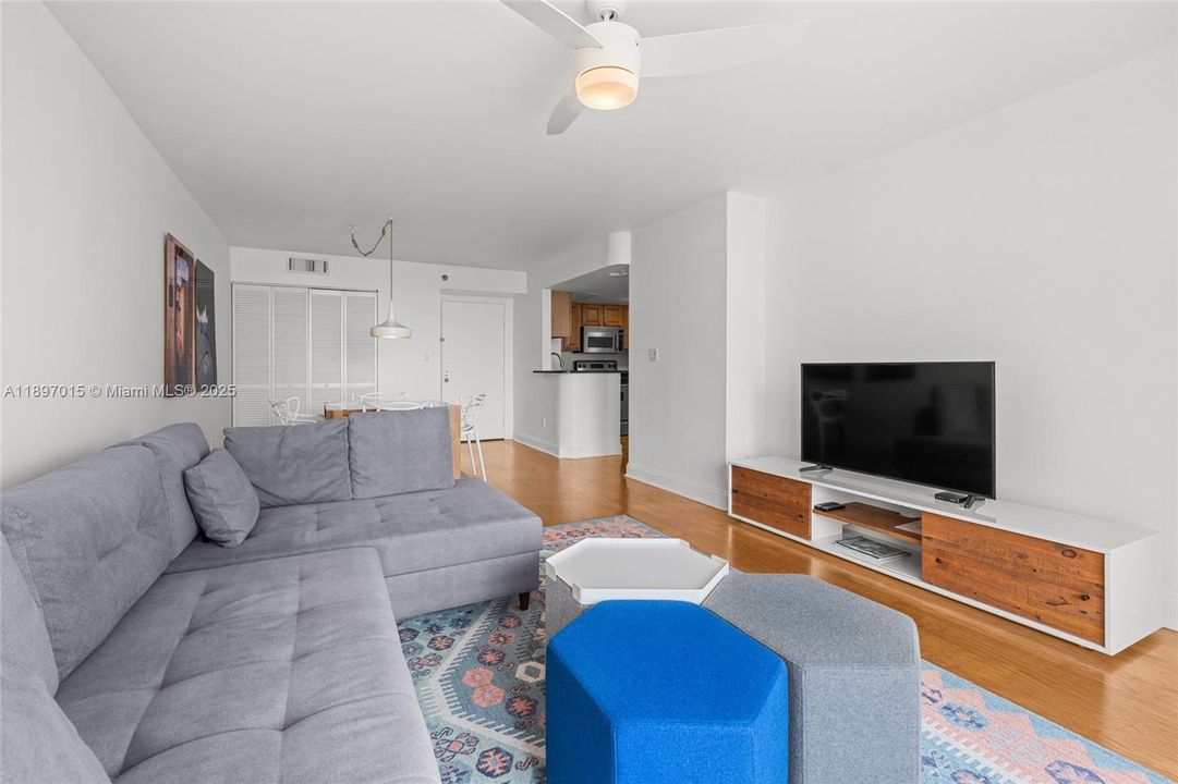 Recently Rented: $2,750 (1 beds, 1 baths, 735 Square Feet)