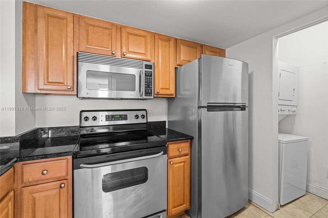Recently Rented: $2,750 (1 beds, 1 baths, 735 Square Feet)