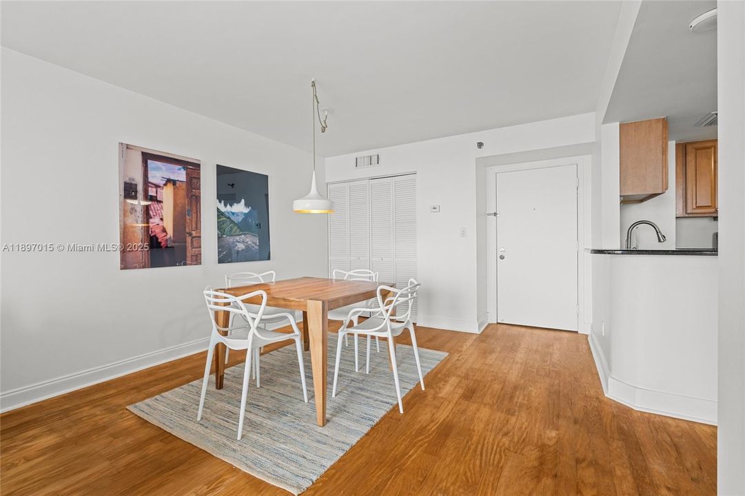 Recently Rented: $2,750 (1 beds, 1 baths, 735 Square Feet)