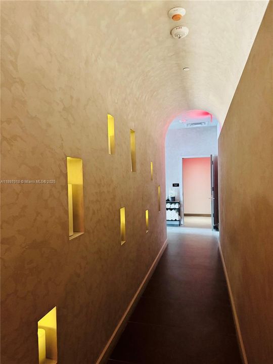 For Rent: $6,200 (2 beds, 2 baths, 837 Square Feet)