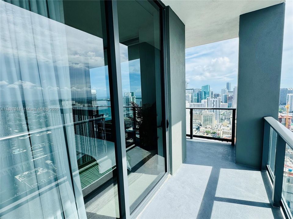 For Rent: $6,200 (2 beds, 2 baths, 837 Square Feet)