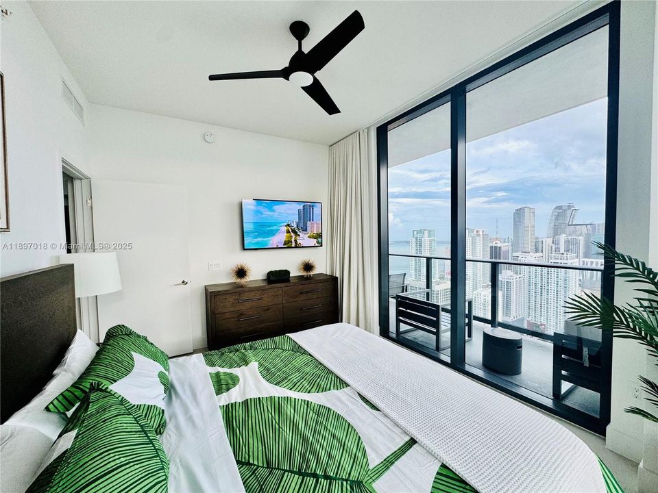 For Rent: $6,200 (2 beds, 2 baths, 837 Square Feet)