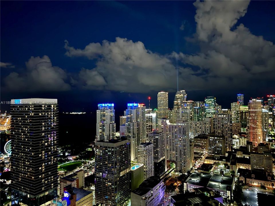 For Rent: $6,200 (2 beds, 2 baths, 837 Square Feet)