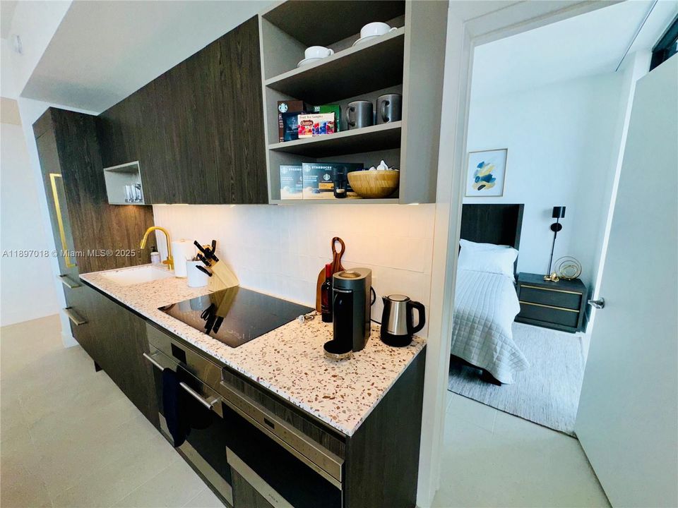 For Rent: $6,200 (2 beds, 2 baths, 837 Square Feet)