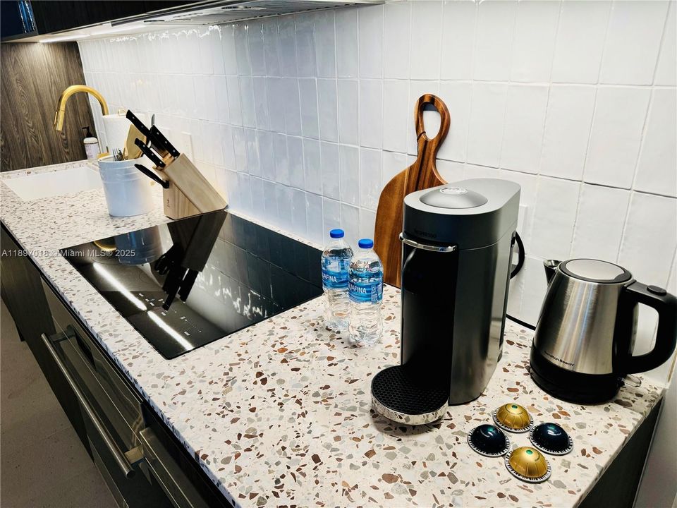 For Rent: $6,200 (2 beds, 2 baths, 837 Square Feet)