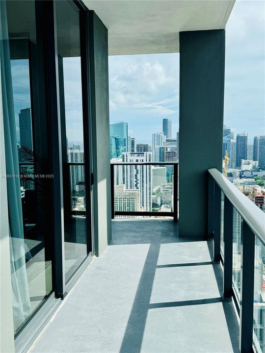 For Rent: $6,200 (2 beds, 2 baths, 837 Square Feet)