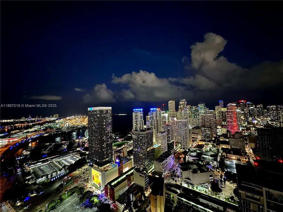 For Rent: $6,200 (2 beds, 2 baths, 837 Square Feet)