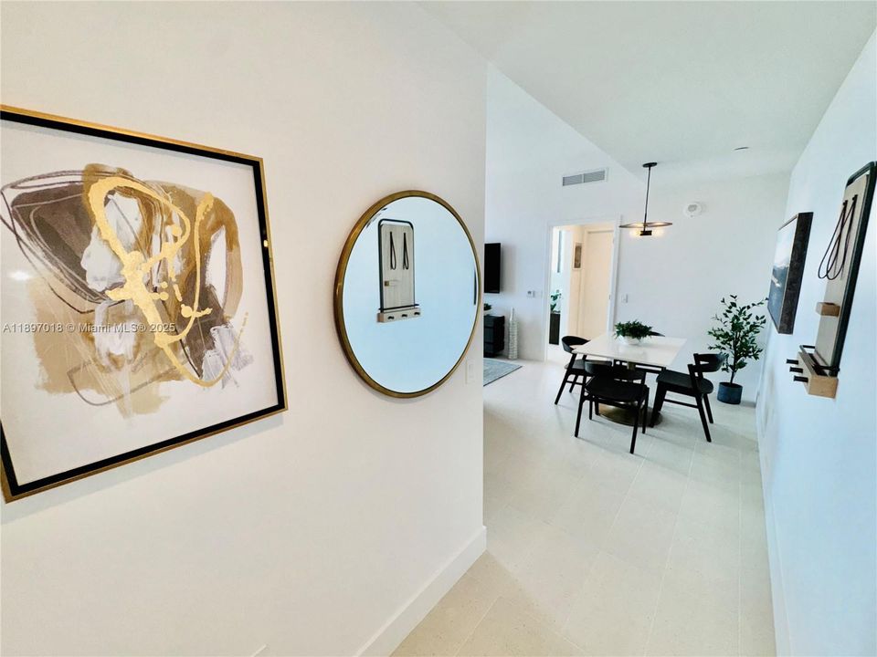 For Rent: $6,200 (2 beds, 2 baths, 837 Square Feet)