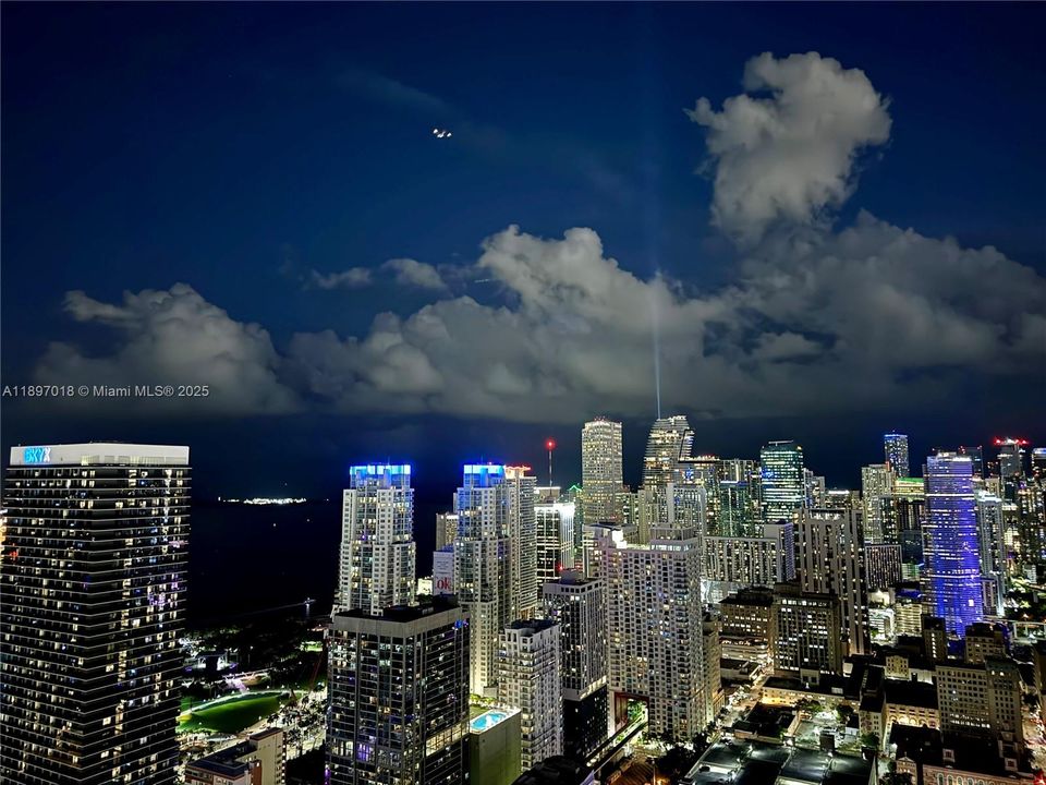 For Rent: $6,200 (2 beds, 2 baths, 837 Square Feet)