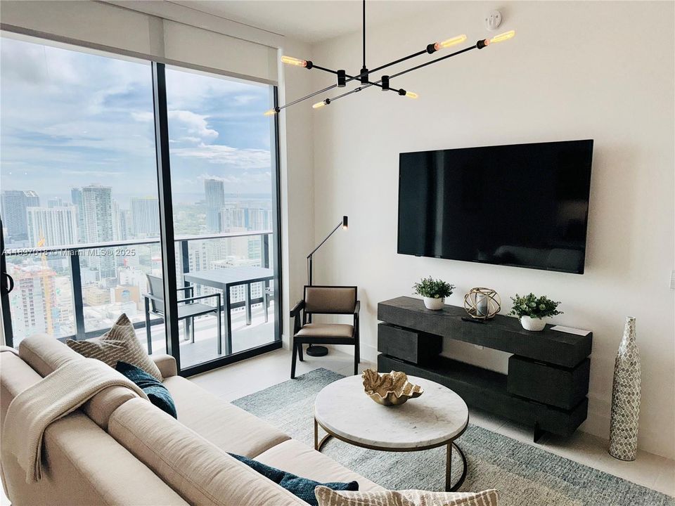 For Rent: $6,200 (2 beds, 2 baths, 837 Square Feet)