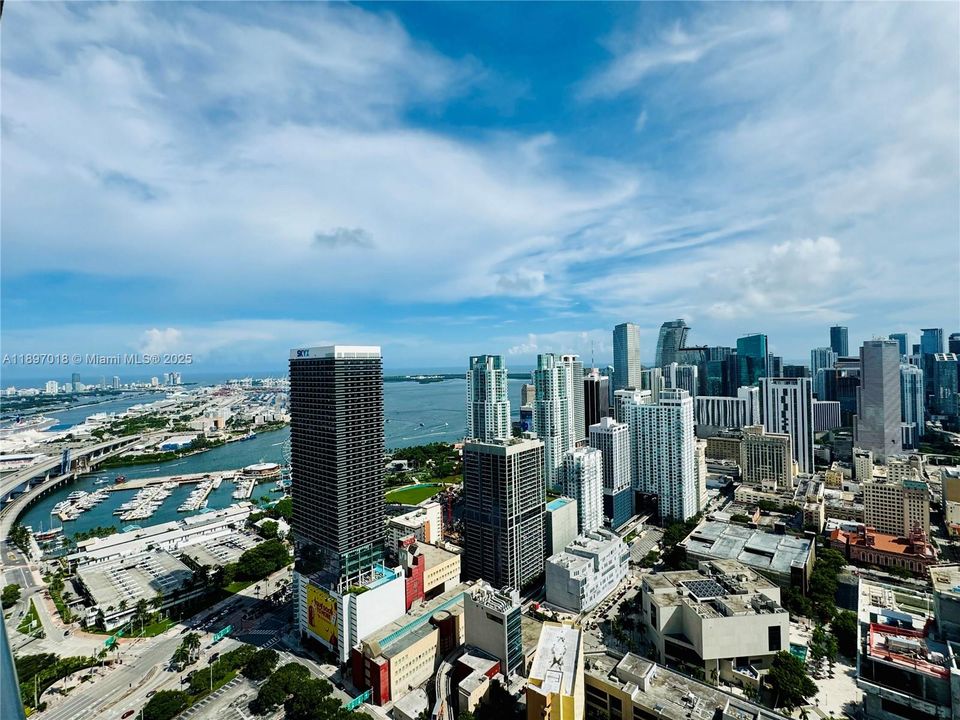 For Rent: $6,200 (2 beds, 2 baths, 837 Square Feet)