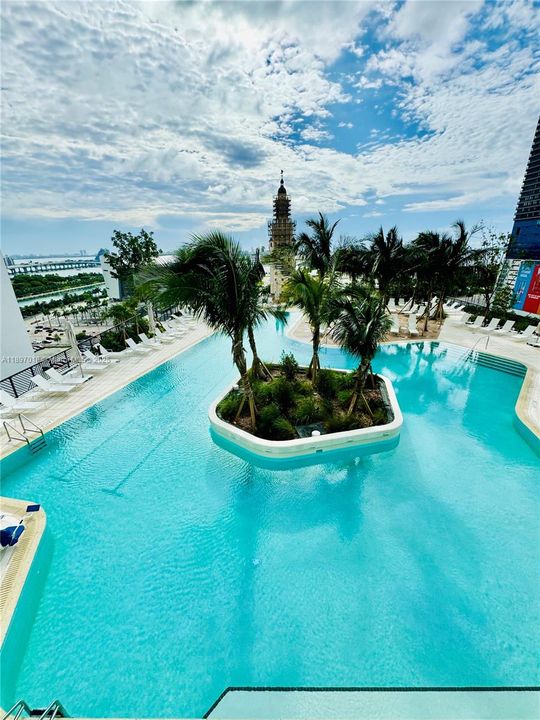 For Rent: $6,200 (2 beds, 2 baths, 837 Square Feet)