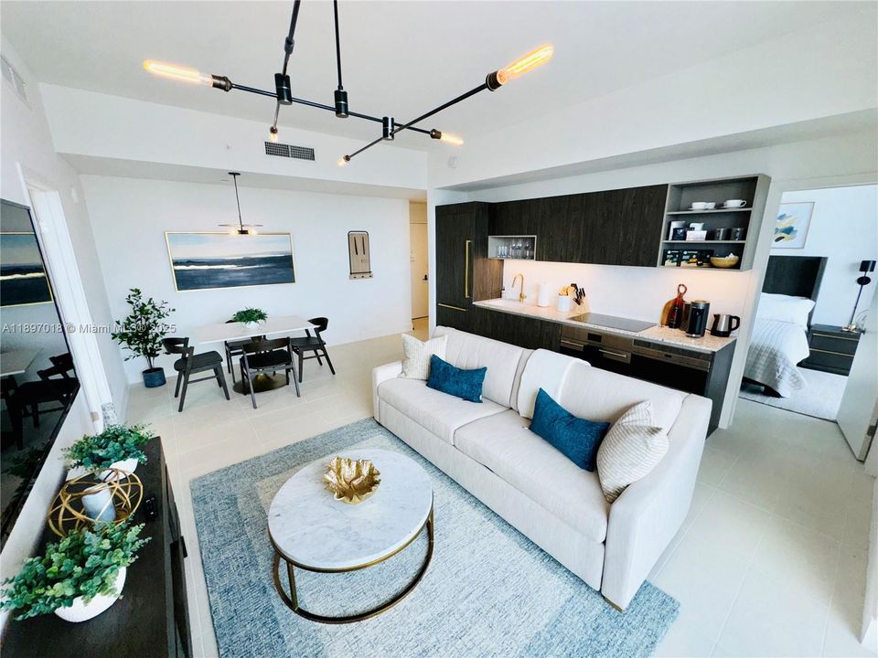 For Rent: $6,200 (2 beds, 2 baths, 837 Square Feet)