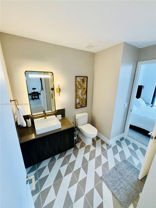 For Rent: $6,200 (2 beds, 2 baths, 837 Square Feet)