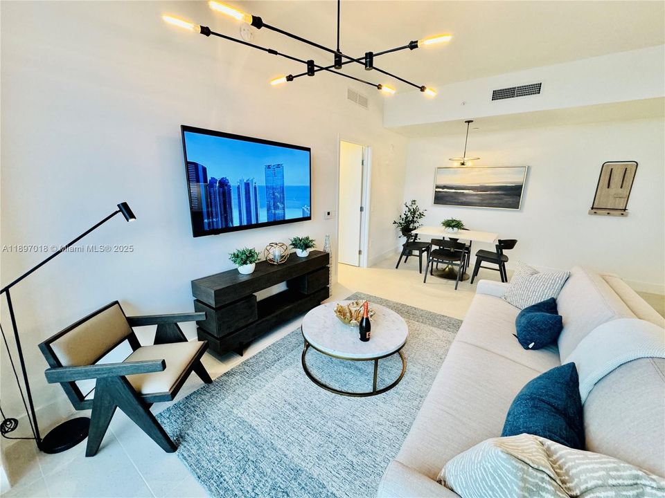 For Rent: $6,200 (2 beds, 2 baths, 837 Square Feet)