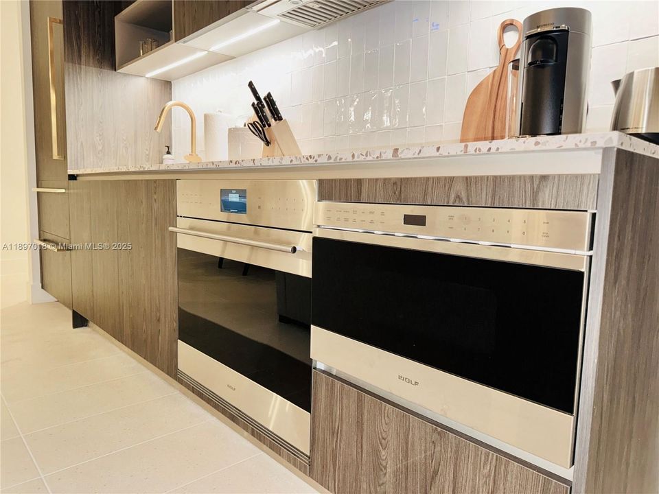 For Rent: $6,200 (2 beds, 2 baths, 837 Square Feet)