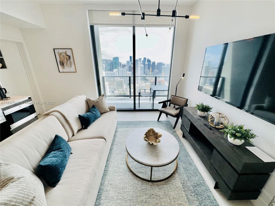 For Rent: $6,200 (2 beds, 2 baths, 837 Square Feet)