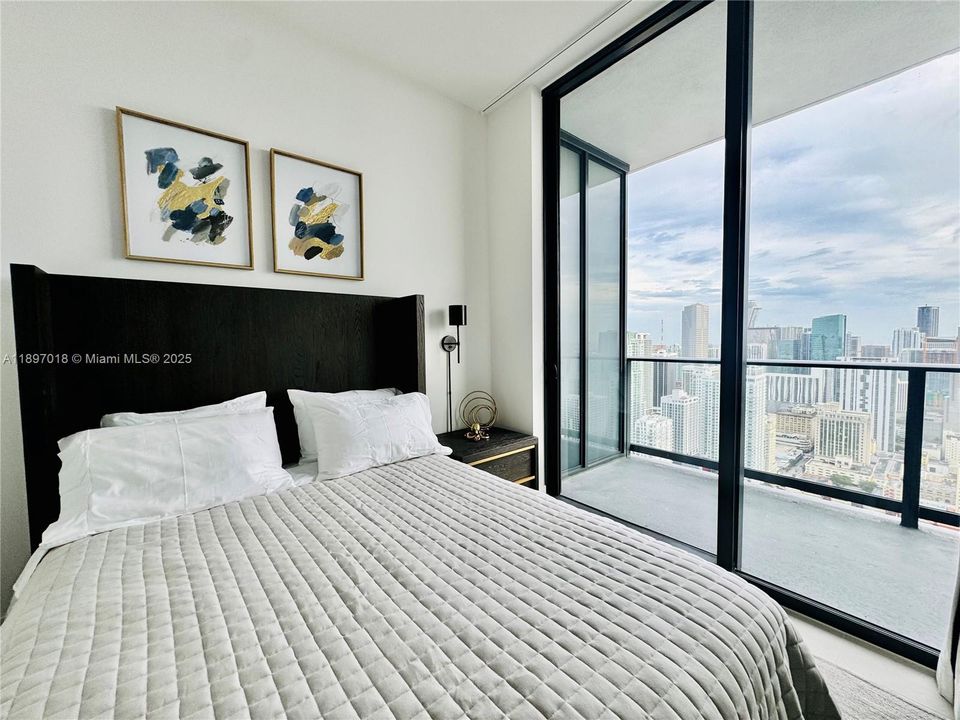 For Rent: $6,200 (2 beds, 2 baths, 837 Square Feet)