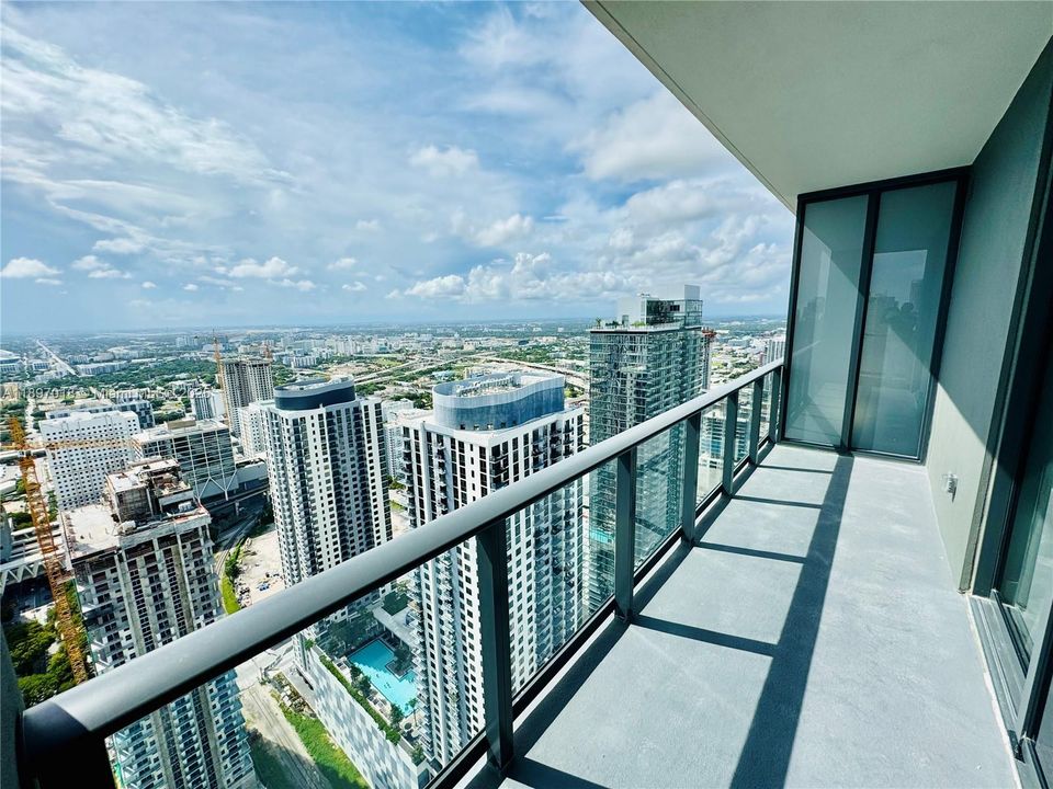 For Rent: $6,200 (2 beds, 2 baths, 837 Square Feet)