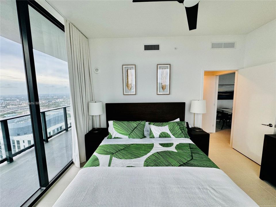 For Rent: $6,200 (2 beds, 2 baths, 837 Square Feet)