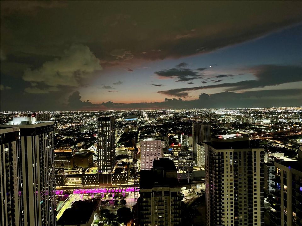 For Rent: $6,200 (2 beds, 2 baths, 837 Square Feet)