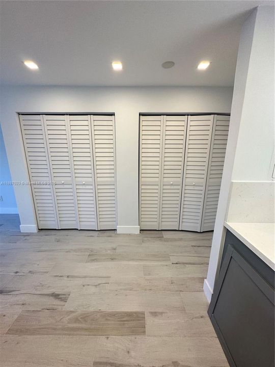 待售: $349,000 (1 贝兹, 1 浴室, 740 平方英尺)