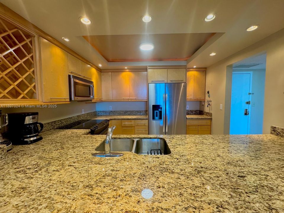 For Sale: $375,000 (2 beds, 2 baths, 1270 Square Feet)