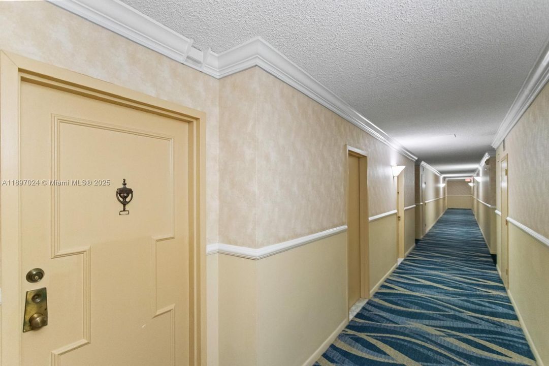 For Sale: $375,000 (2 beds, 2 baths, 1270 Square Feet)