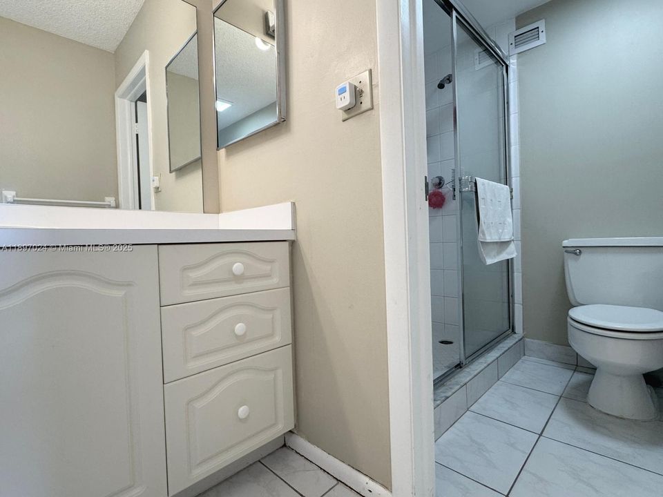 For Sale: $375,000 (2 beds, 2 baths, 1270 Square Feet)