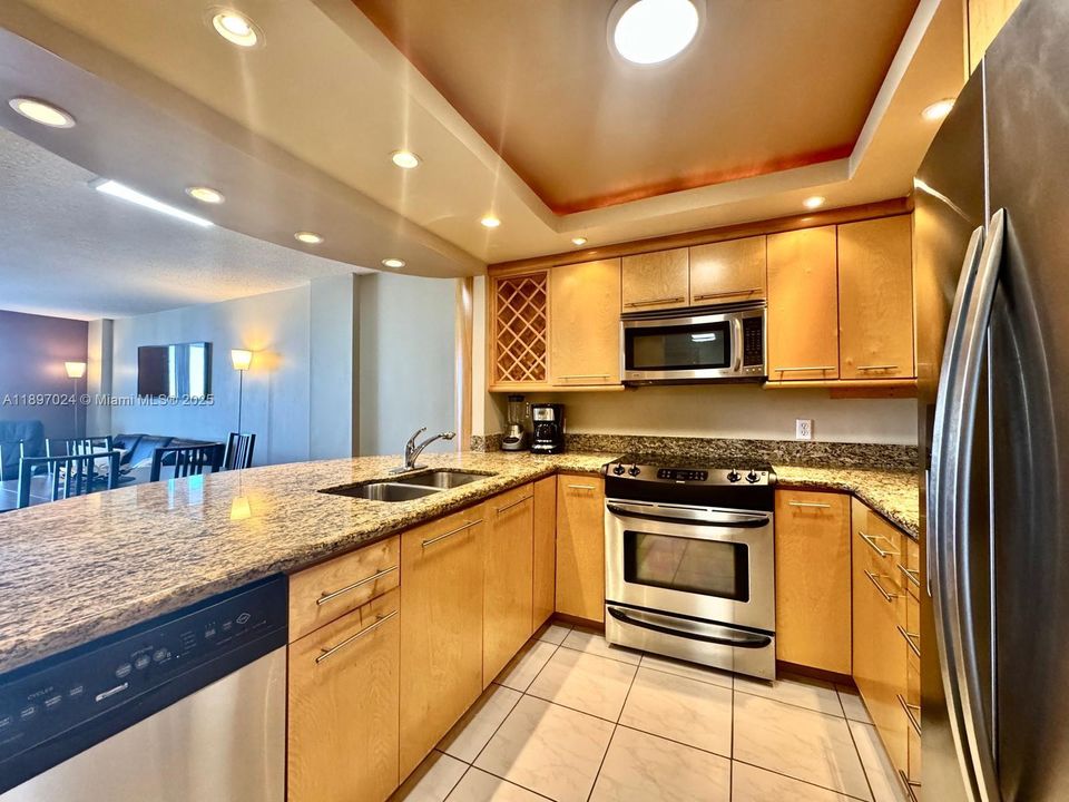 For Sale: $375,000 (2 beds, 2 baths, 1270 Square Feet)