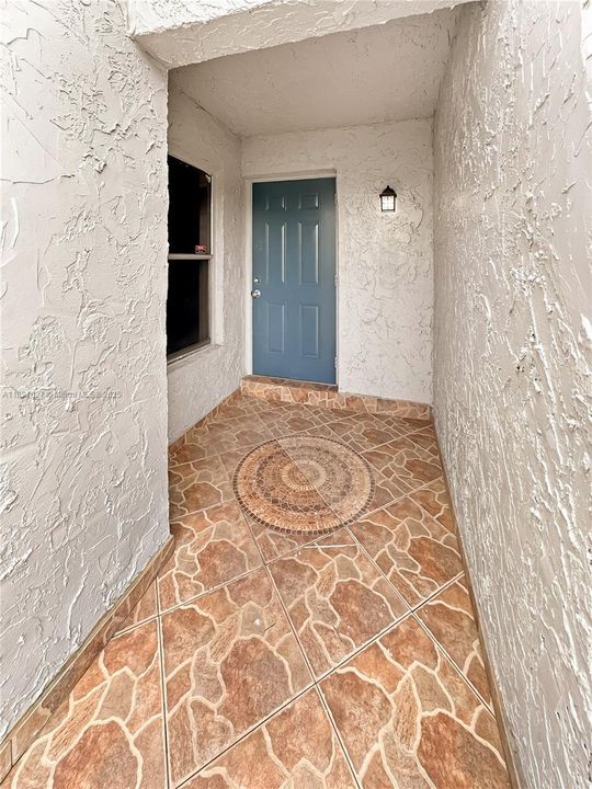 Recently Rented: $2,500 (4 beds, 2 baths, 2100 Square Feet)