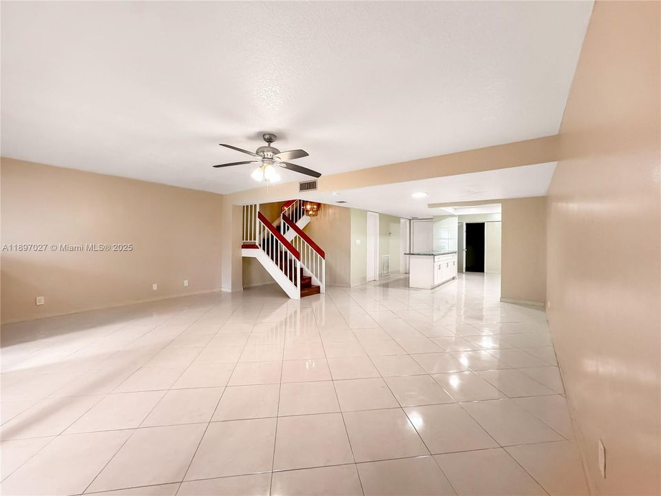 Recently Rented: $2,500 (4 beds, 2 baths, 2100 Square Feet)