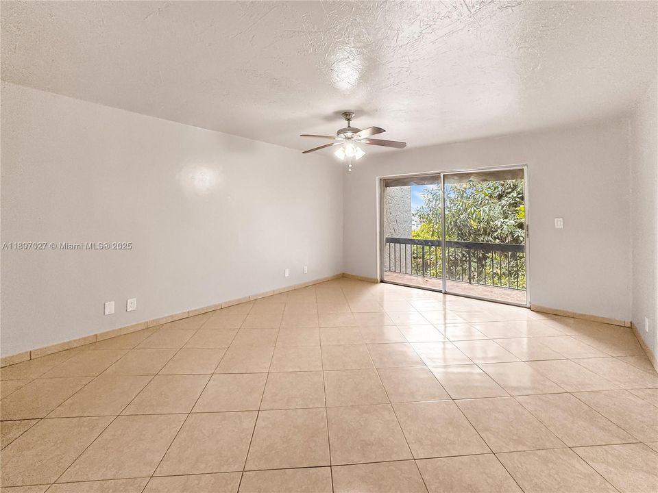 Recently Rented: $2,500 (4 beds, 2 baths, 2100 Square Feet)