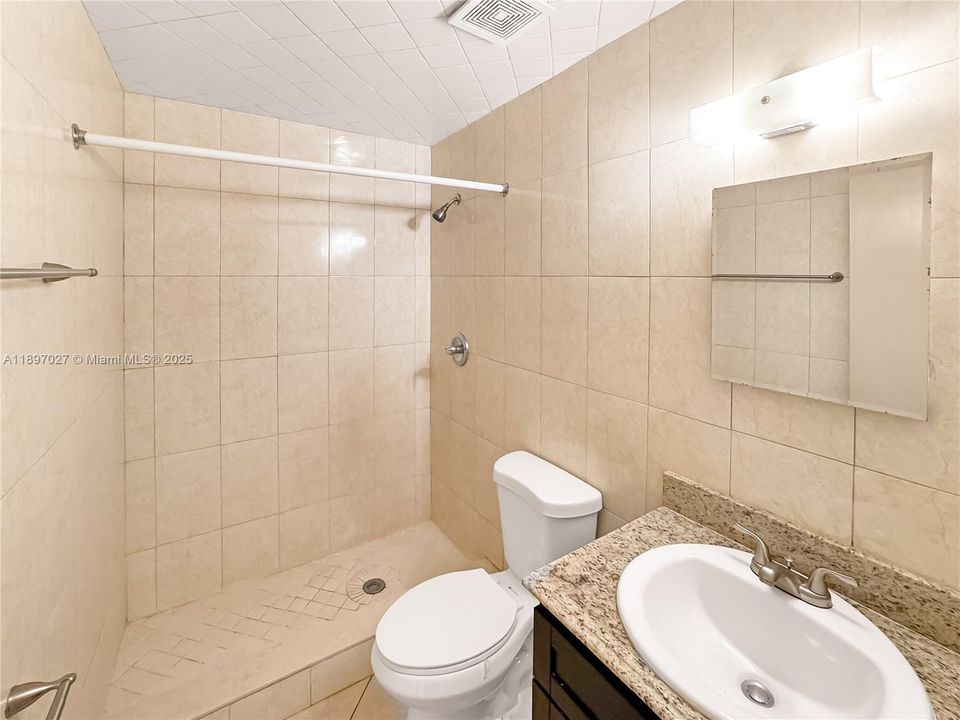 Recently Rented: $2,500 (4 beds, 2 baths, 2100 Square Feet)