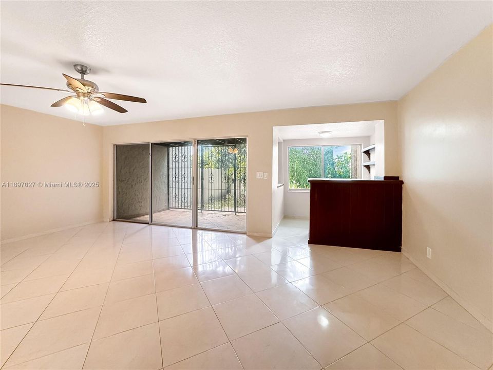 Recently Rented: $2,500 (4 beds, 2 baths, 2100 Square Feet)