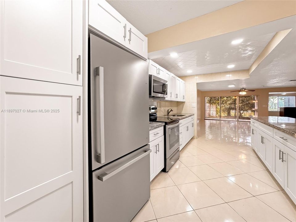 Recently Rented: $2,500 (4 beds, 2 baths, 2100 Square Feet)