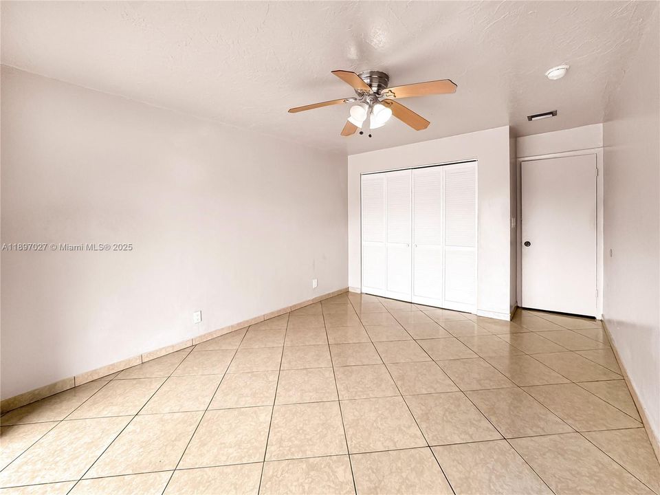 Recently Rented: $2,500 (4 beds, 2 baths, 2100 Square Feet)