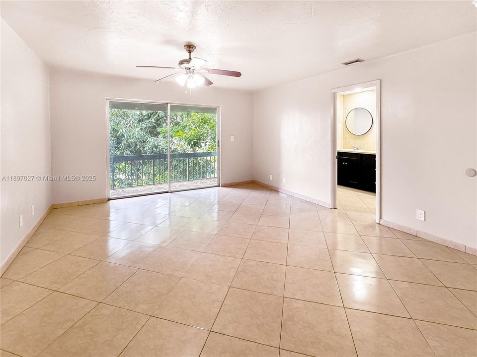 Recently Rented: $2,500 (4 beds, 2 baths, 2100 Square Feet)