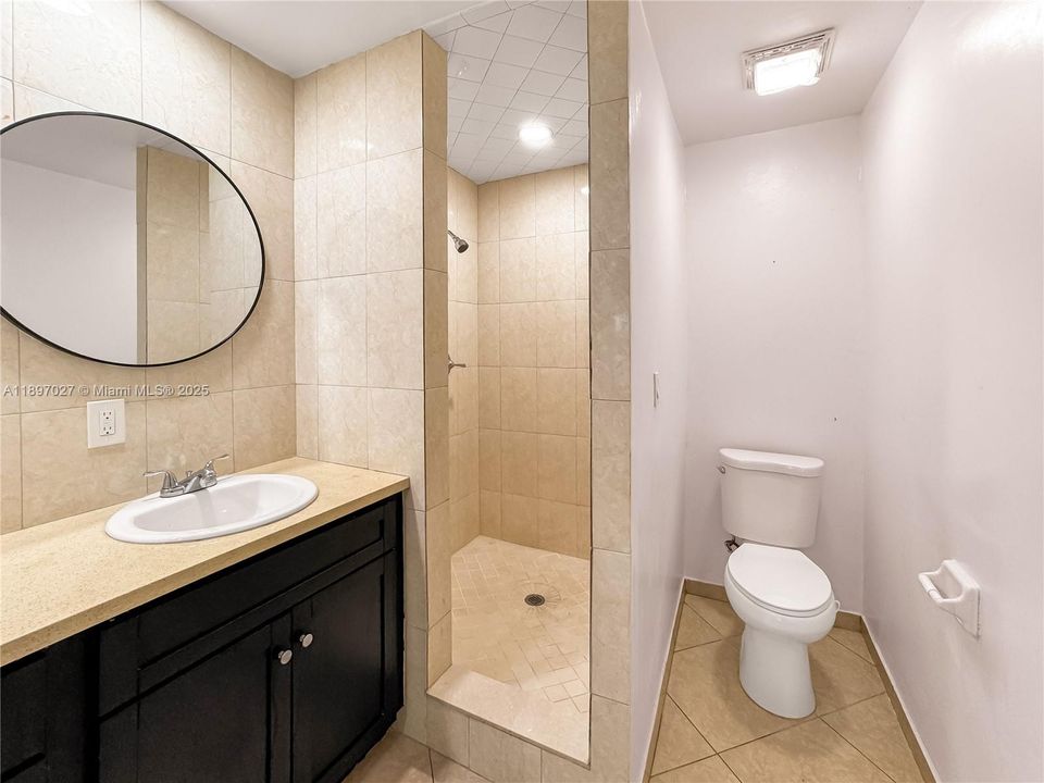 Recently Rented: $2,500 (4 beds, 2 baths, 2100 Square Feet)